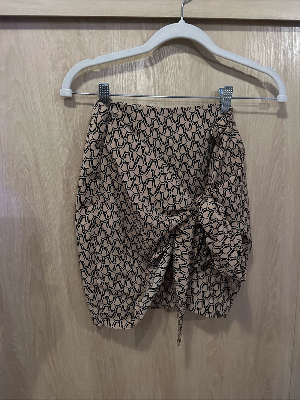 SHEIN Beige & Black Asymmetrical Tie-Front Patterned Skirt